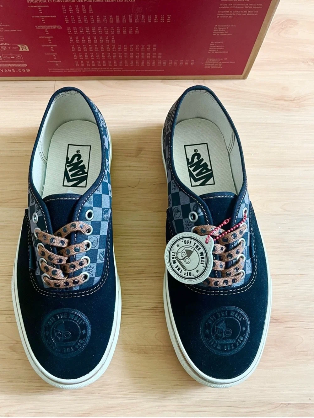 VANS & SPACE MOLLY Authentic Shoe Black Dachshund Brown Women 9.5 US Mens 8.0
